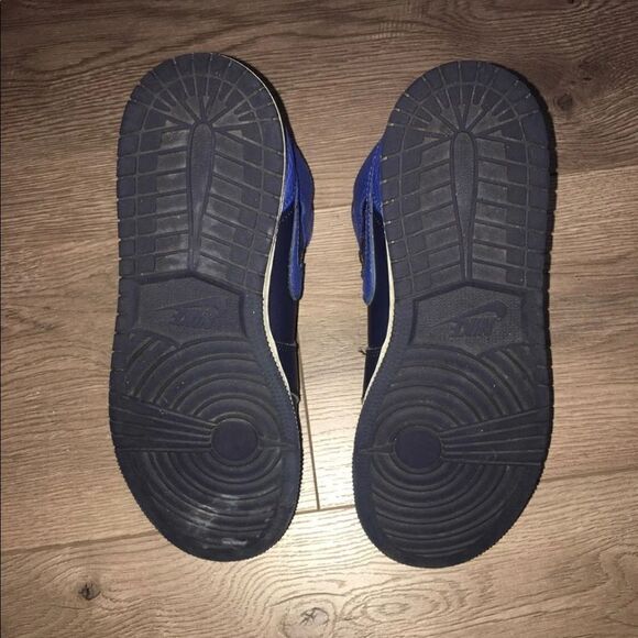 Air Jordan 1 Black /Hyper Royal school size6.5-woman 7.5-8 yeezy dunk Nike - Picture 5 of 5